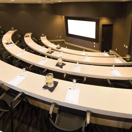 Crowne Plaza Indianapolis-Airport By Ihg Hotell Exteriör bild