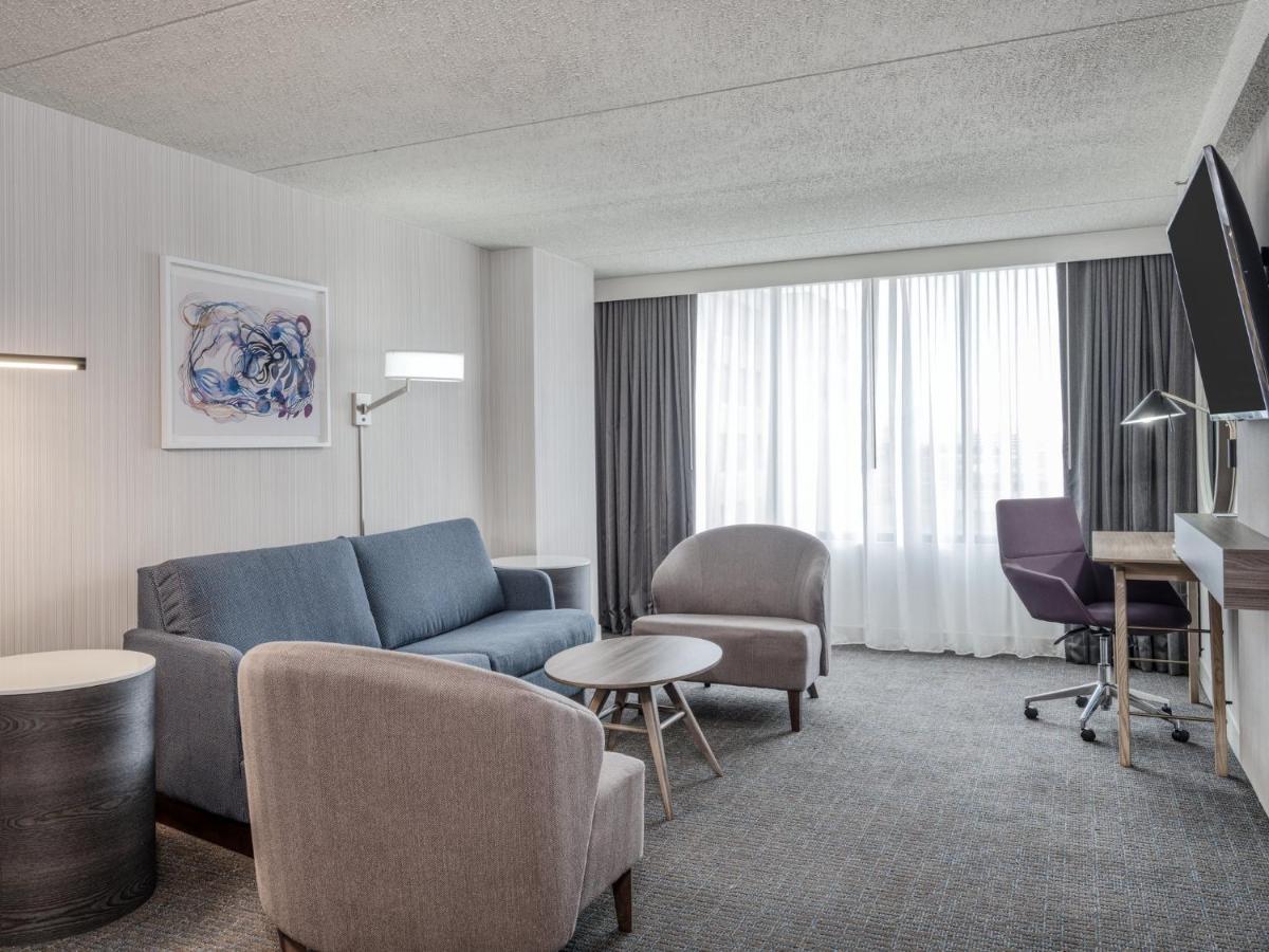 Crowne Plaza Indianapolis-Airport By Ihg Hotell Exteriör bild