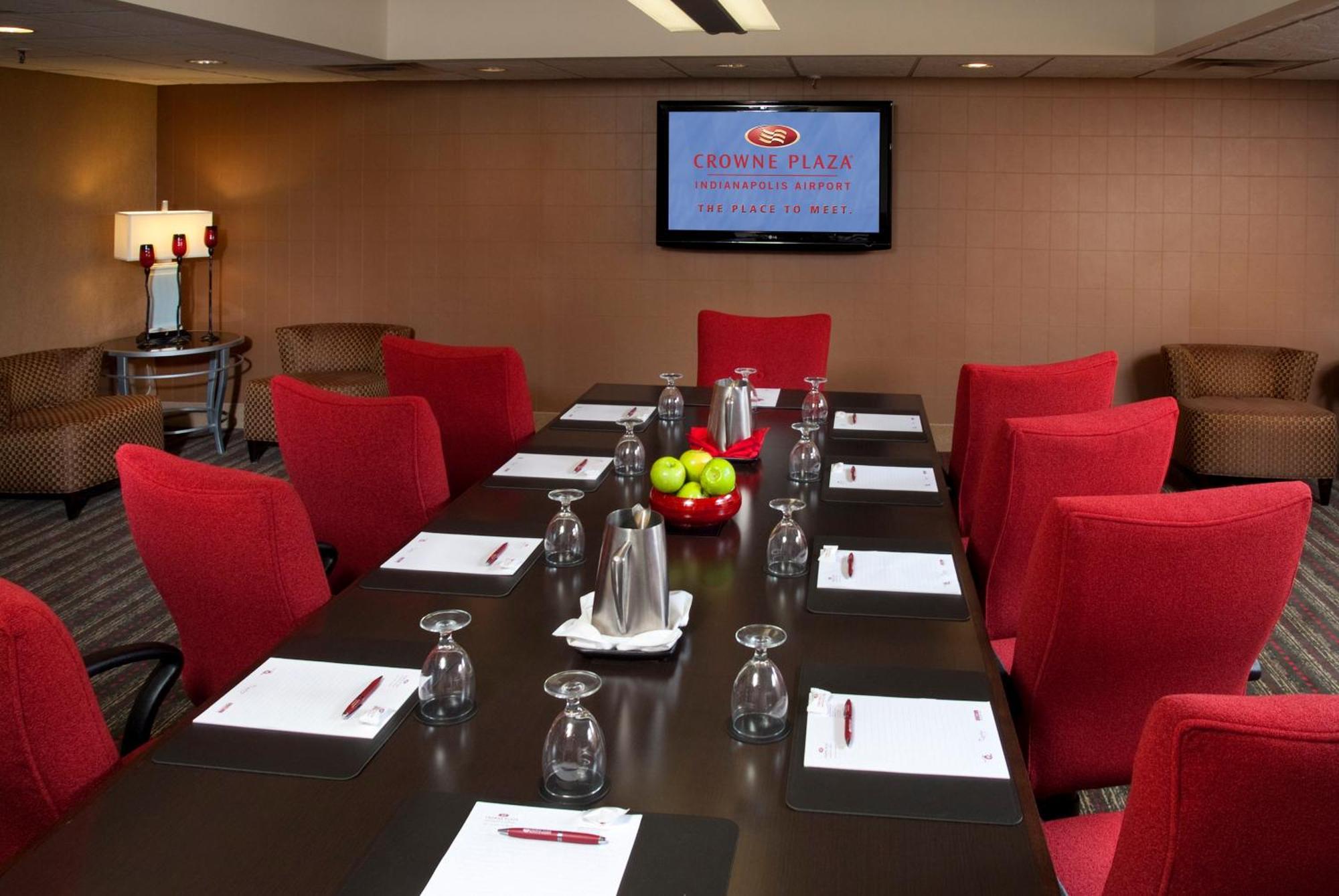 Crowne Plaza Indianapolis-Airport By Ihg Hotell Exteriör bild