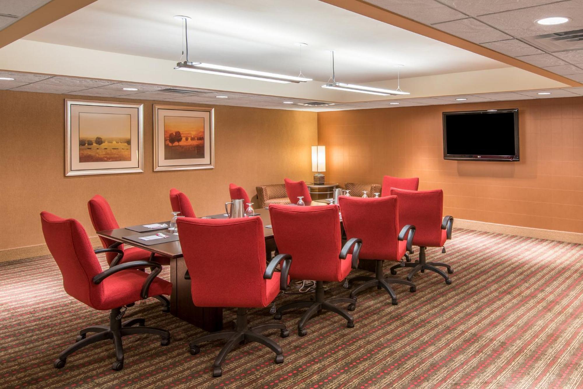 Crowne Plaza Indianapolis-Airport By Ihg Hotell Exteriör bild